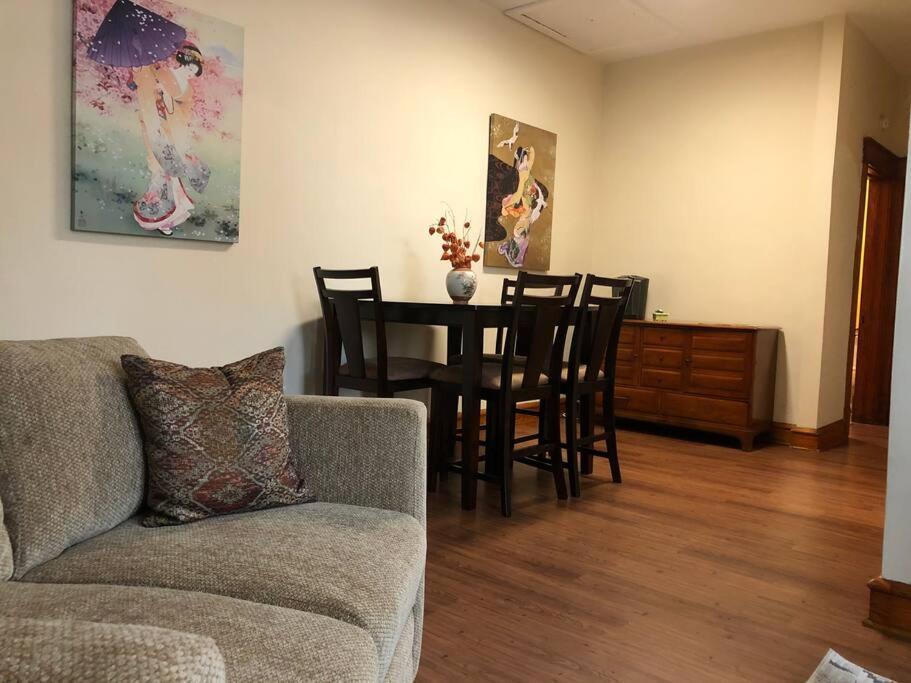 Small Town Hideaway Apartamento *